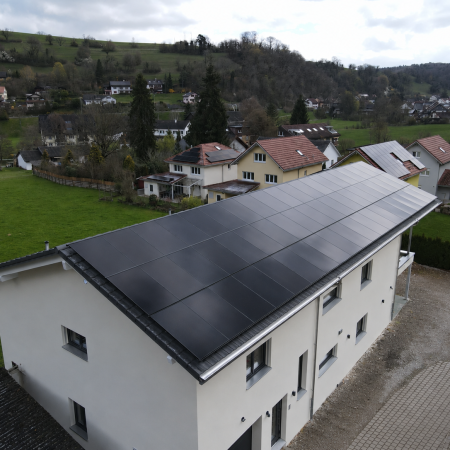 Schmid Ueken Haus von quer oben