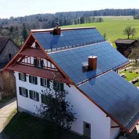 Dach- und Fassadensanierung mit PV-Anlage Spreitenbach